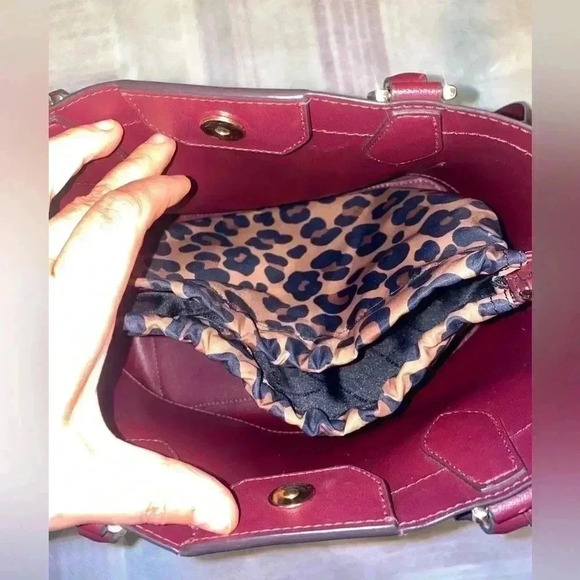 Fancy  Wine 🍷 Red Michael Kors 😎 brand new - Picture 9 of 11